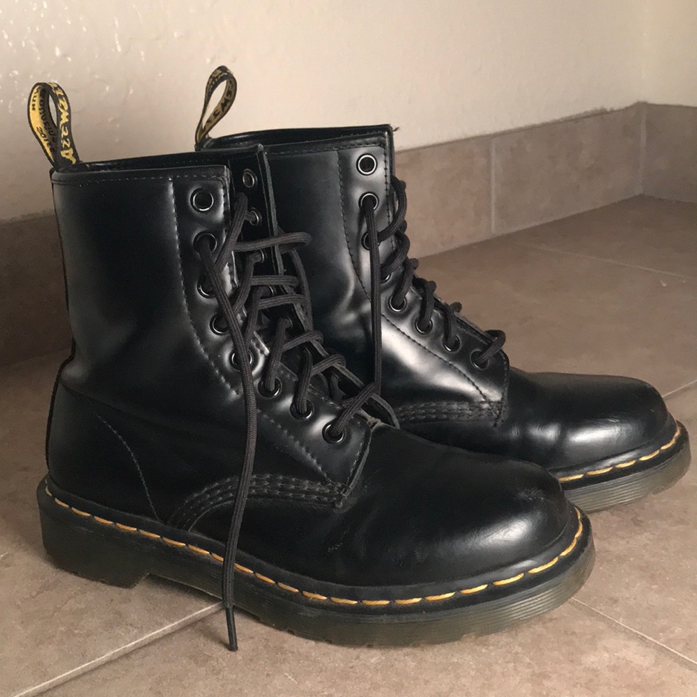 Original Dr. Martens 8-eye boot (Used)